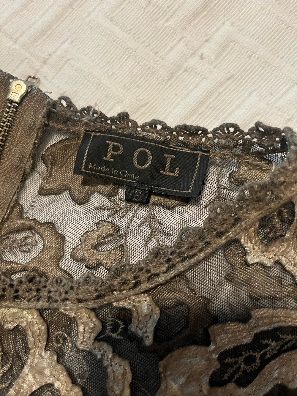 POL Boho Bell Sleeve Babydoll Top Taupe Lace Peplum Small - Picture 4 of 16